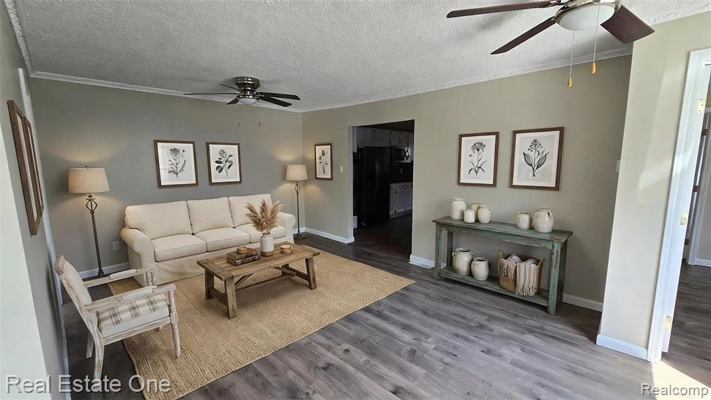 3148 Woodlawn Street, Commerce Twp, MI 48390 — Photo 5