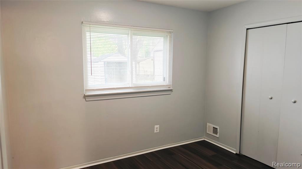 6039 Sylvia Street, Taylor, MI 48180 — Photo 7