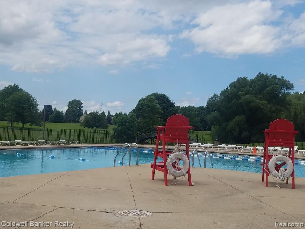 1702 BRENTWOOD Drive, Troy, MI 48098 — Photo 17