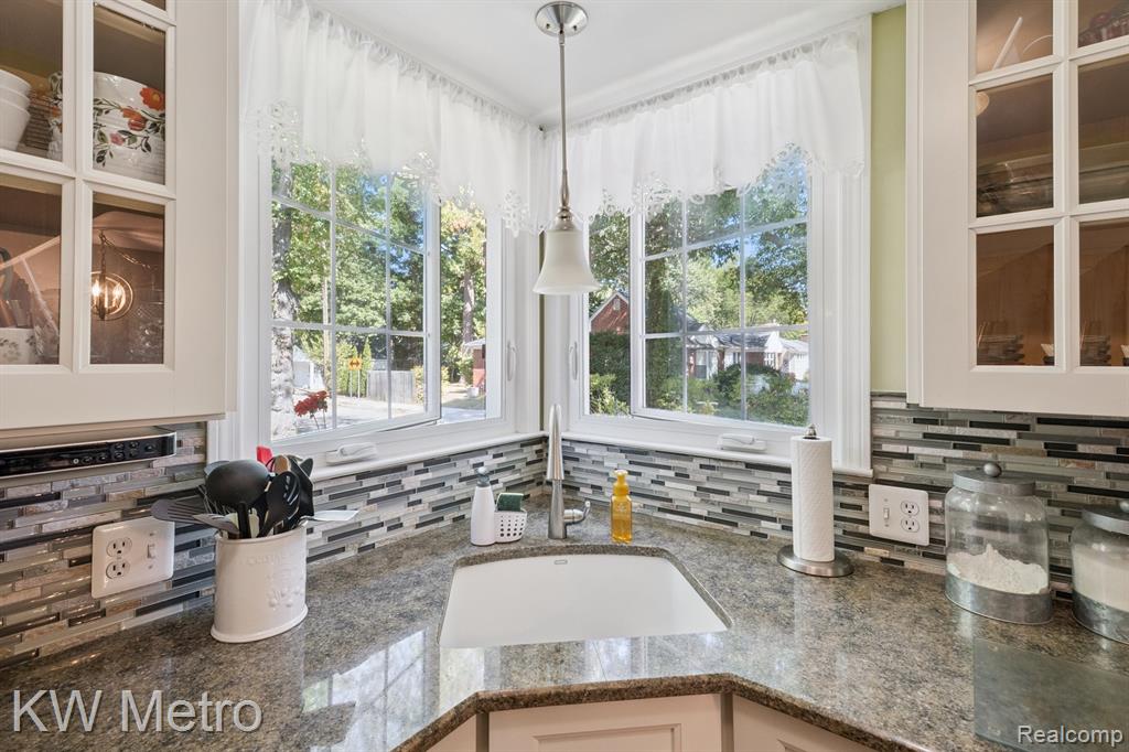 903 Hickory Avenue, Royal Oak, MI 48073 — Photo 15