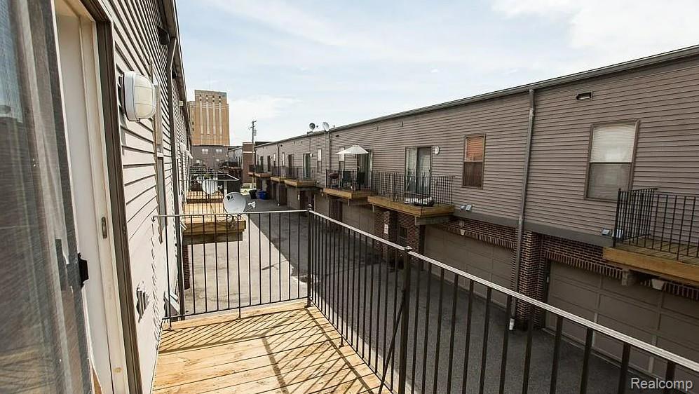 76 W Bethune Street, Detroit, MI 48202 — Photo 11
