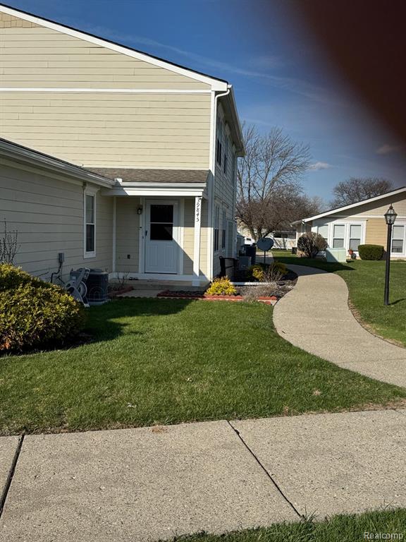 39845 Village Wood Lane, 379, Novi, MI — Photo 3
