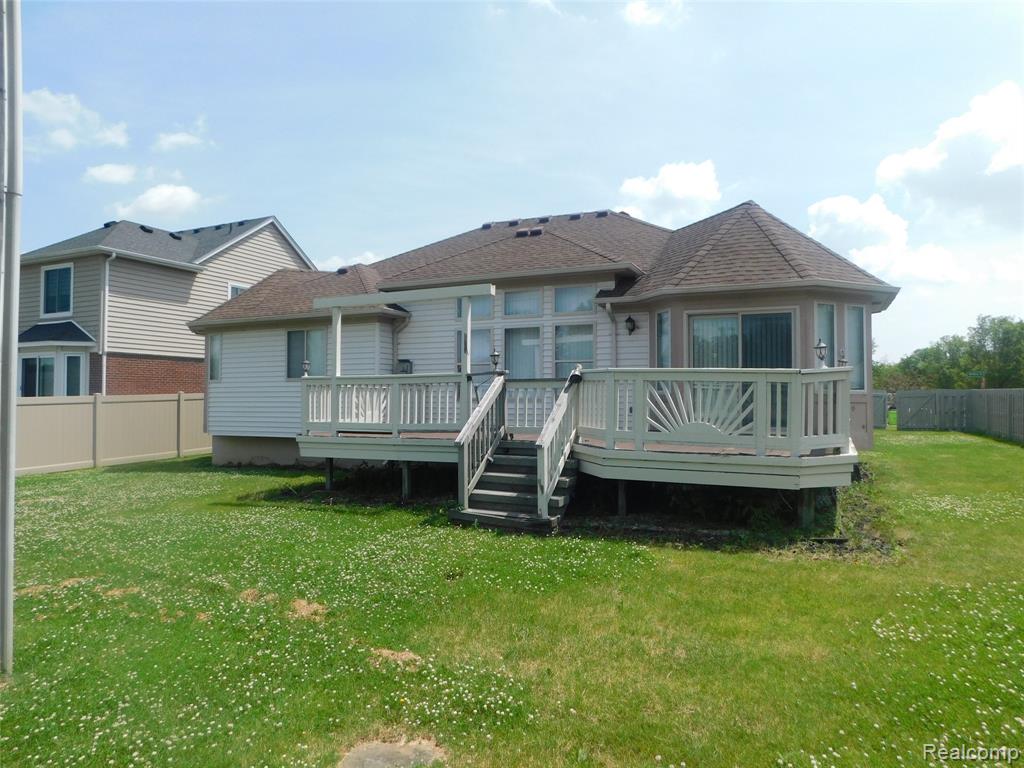 52025 HICKORY Drive, Chesterfield, MI 48047 — Photo 9