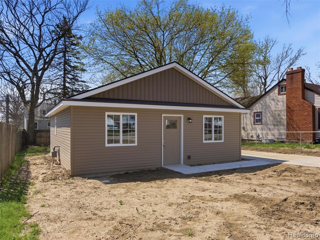 1005 Lakeview Street, Waterford, MI 48328 — Photo 22
