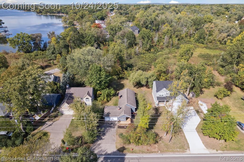 4066 Green Lake Road, West Bloomfield, MI 48324 — Photo 55