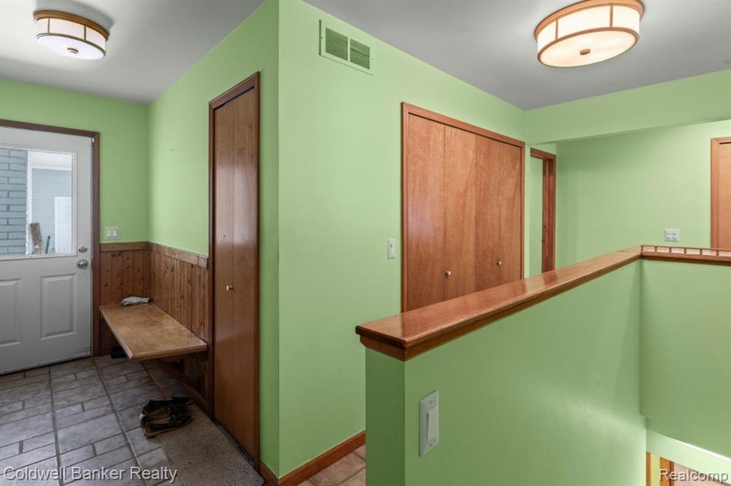 8027 EMERALD Lane W, Westland, MI — Photo 22