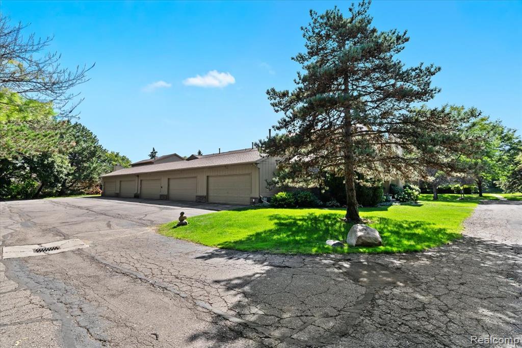 1737 S Hill Blvd Boulevard E, Bloomfield Hills, MI 48304 — Photo 35