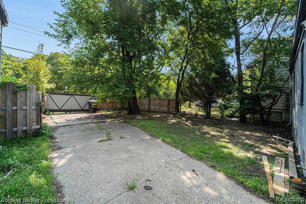 19426 Omira Street, Detroit, MI 48203 — Photo 4