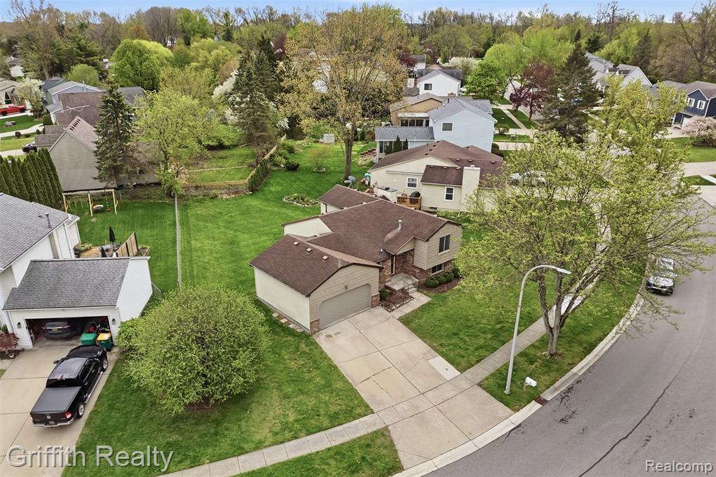 865 Alpine Drive, Brighton, MI 48116 — Photo 34