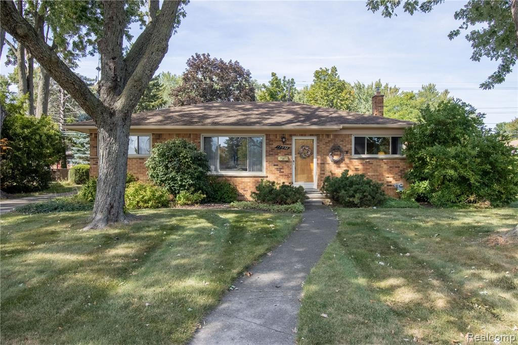 17058 W 13 Mile Road, Beverly Hills, MI 48025 — Photo 34