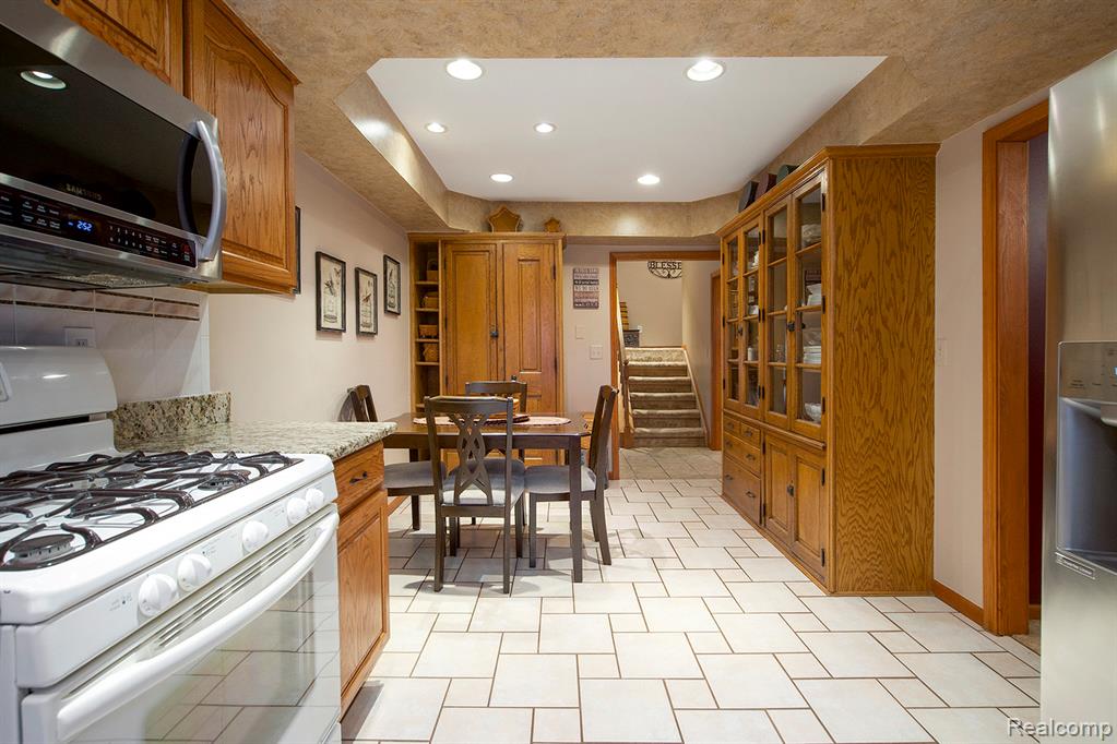 43069 Devon Lane, Canton, MI 48187 — Photo 6