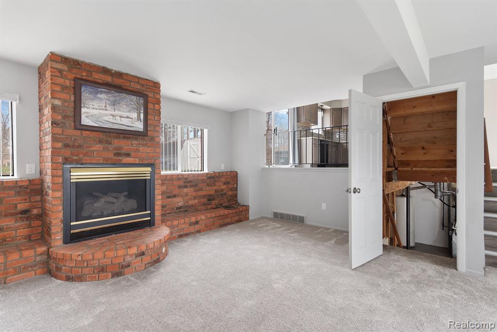 635 HECHT Drive, Madison Heights, MI 48071 — Photo 15