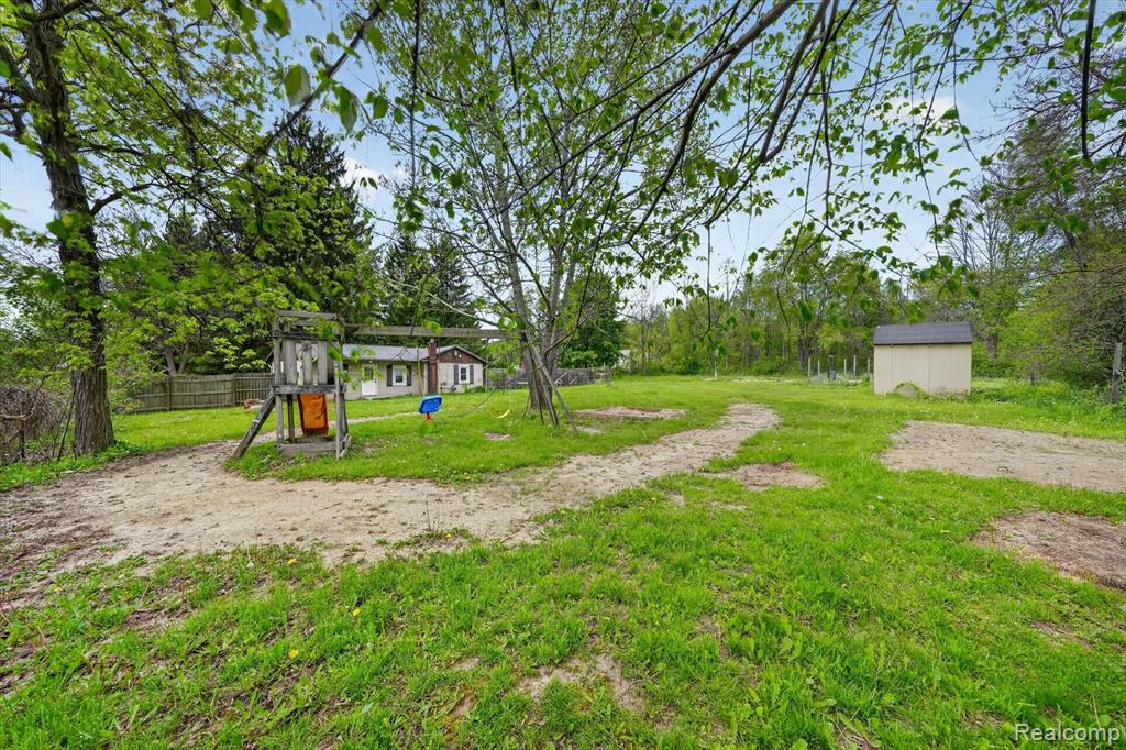 15013 Birchwood Drive, Holly, MI 48442 — Photo 24