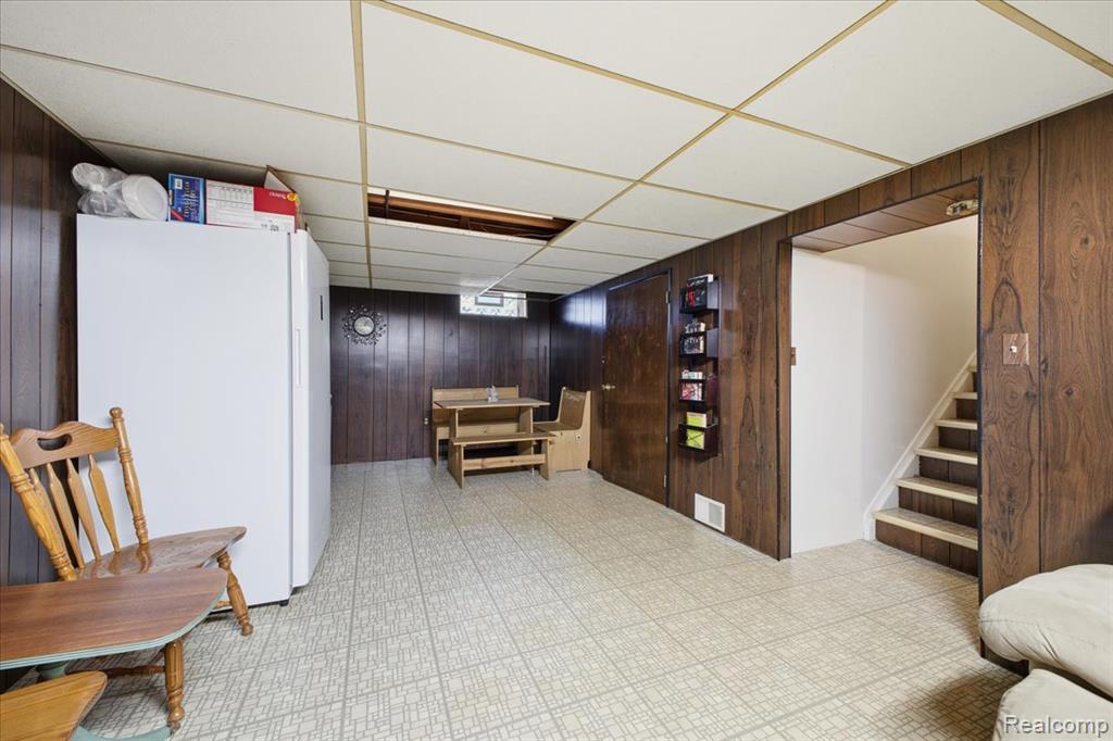 523 Tilmor Drive, Waterford, MI 48328 — Photo 24
