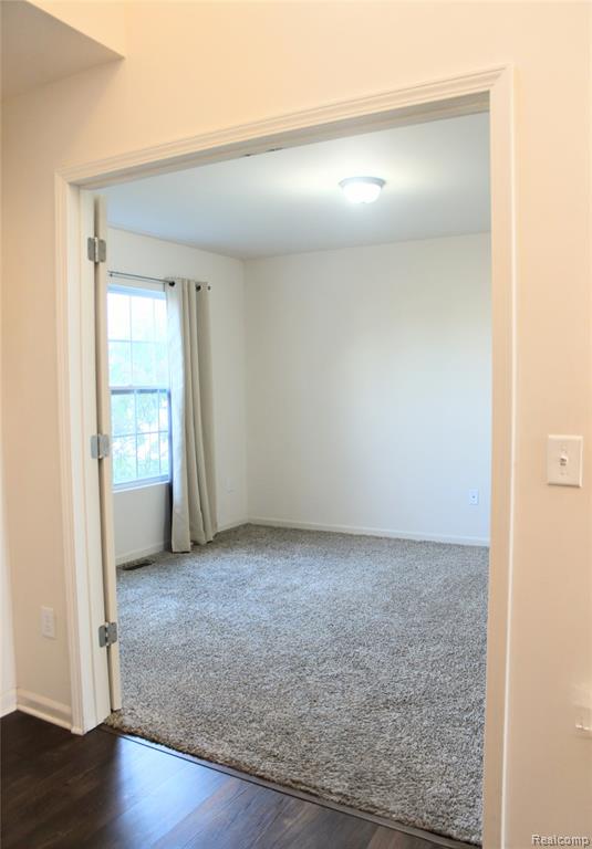13735 Chester Court, Belleville, MI 48111 — Photo 4