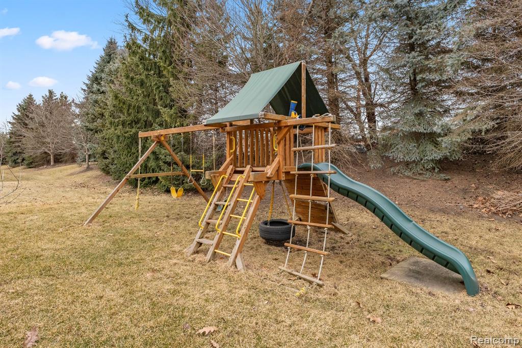 49102 FREESTONE Drive, Northville, MI 48168 — Photo 47
