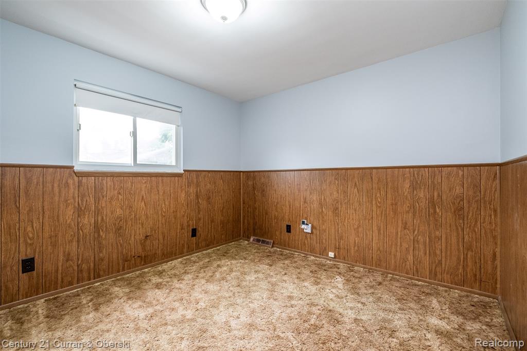 6216 Kinmore Street, Dearborn Heights, MI 48127 — Photo 17