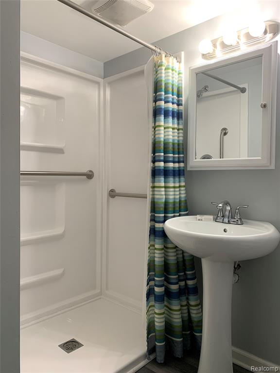 5504 Antoinette Drive, Grand Blanc, MI 48439 — Photo 32