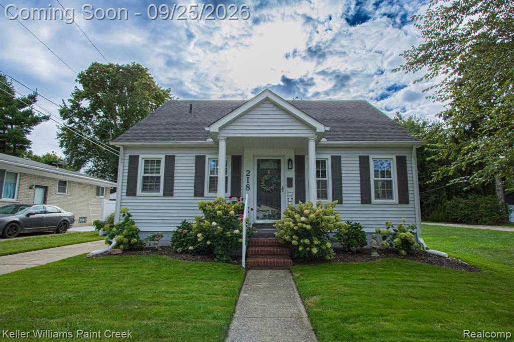218 Riverside Drive, Mount Clemens, MI 48043