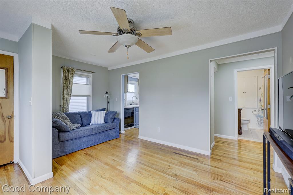 29329 Tawas Street, Madison Heights, MI 48071 — Photo 8