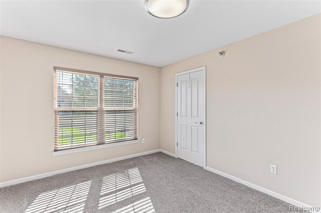 5201 Widgeon Lane, Walled Lake, MI 48390 — Photo 15