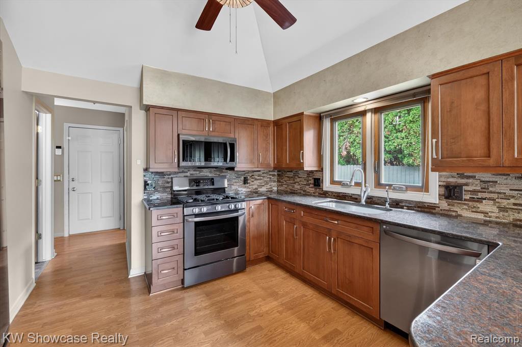39995 Brylor Court, Clinton Twp, MI 48038 — Photo 17