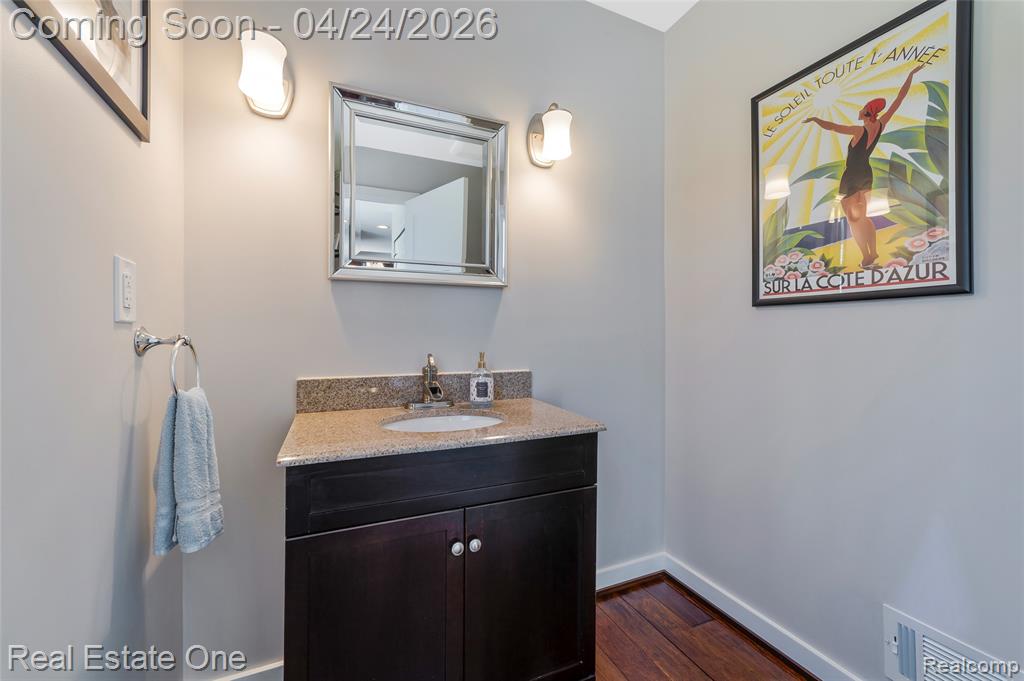 1963 Beverly Street, Sylvan Lake, MI 48320 — Photo 24