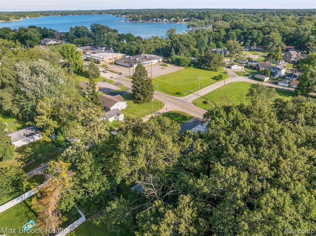 8330 COOLEY LAKE Road, Commerce Twp, MI 48382 — Photo 45