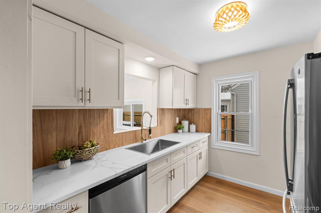 4048 Royal Avenue, Berkley, MI 48072 — Photo 9