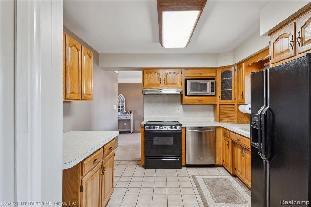 47853 N SHORE Drive, Van Buren, MI 48111 — Photo 14