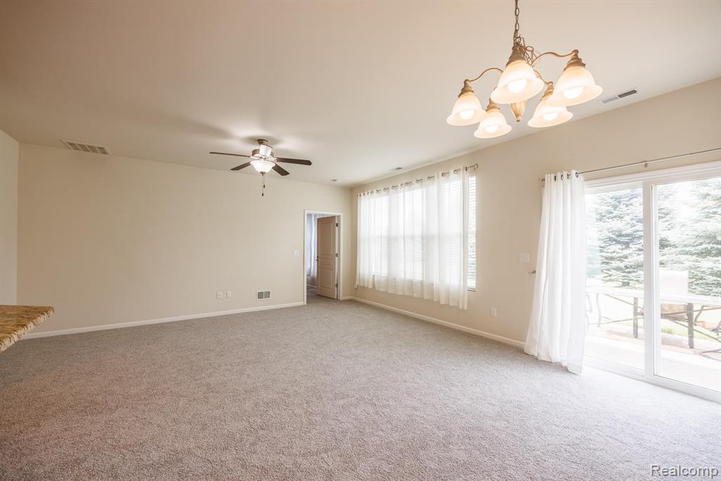 9385 Sand Hill Drive, Grand Blanc, MI 48439 — Photo 9