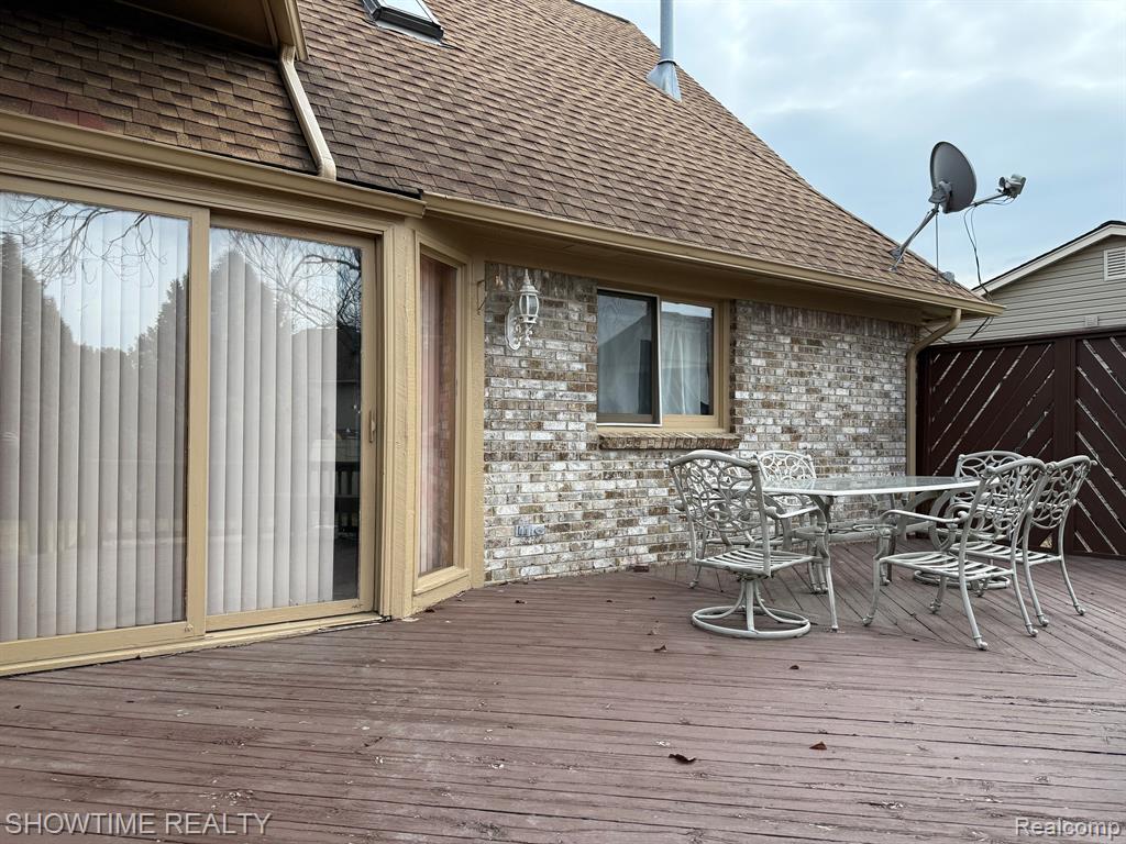 40537 DENBIGH Drive, Sterling Heights, MI 48310 — Photo 35