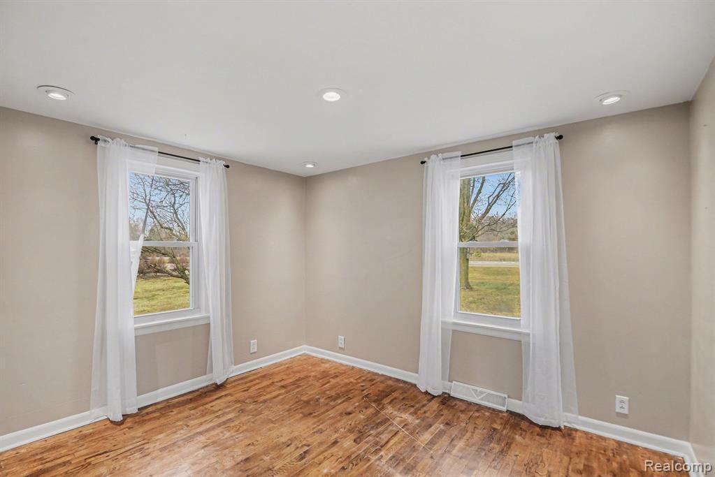 5330 E Vienna Road, Clio, MI 48420 — Photo 12