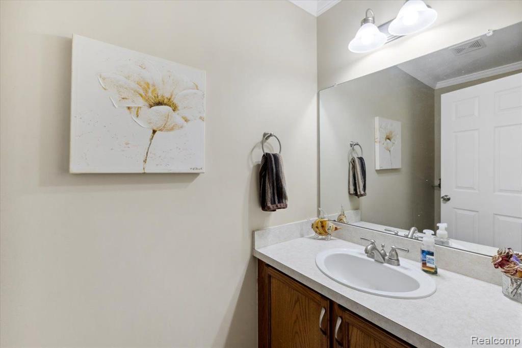 4605 SUMMER RIDGE Drive, Howell, MI 48843 — Photo 11