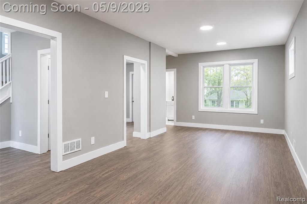5063 McClellan Street, Detroit, MI 48213 — Photo 8