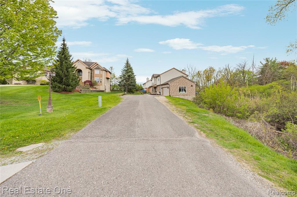 7295 W Maple Road, West Bloomfield, MI — Photo 30
