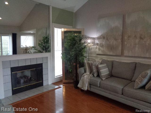 29441 LAUREL Drive, Farmington Hills, MI 48331 — Photo 9