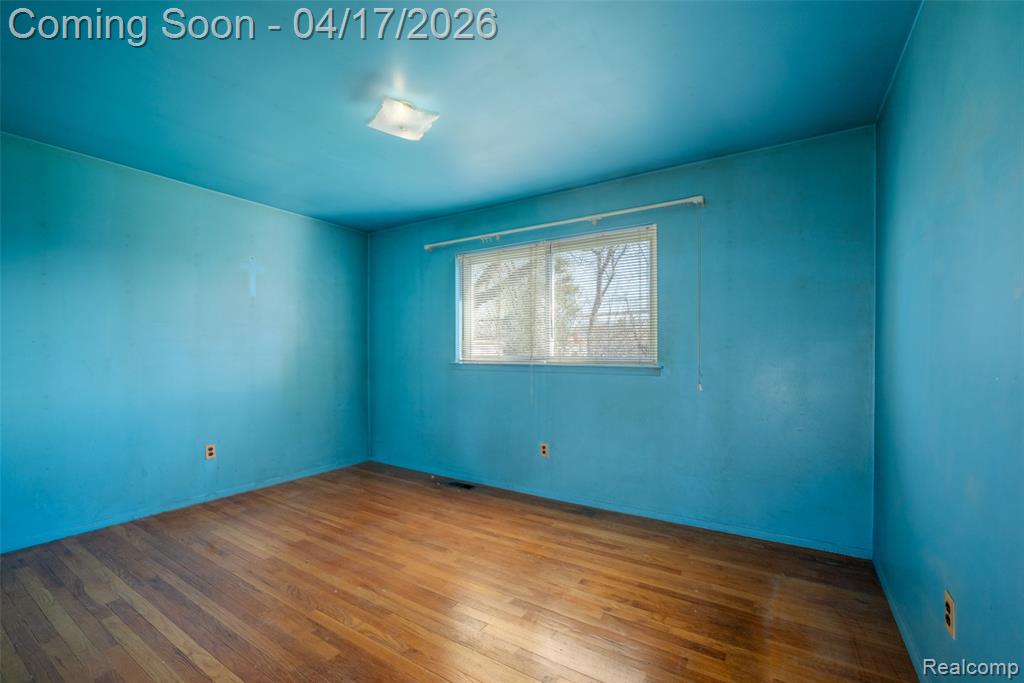 29889 Brown Court, Garden City, MI — Photo 12