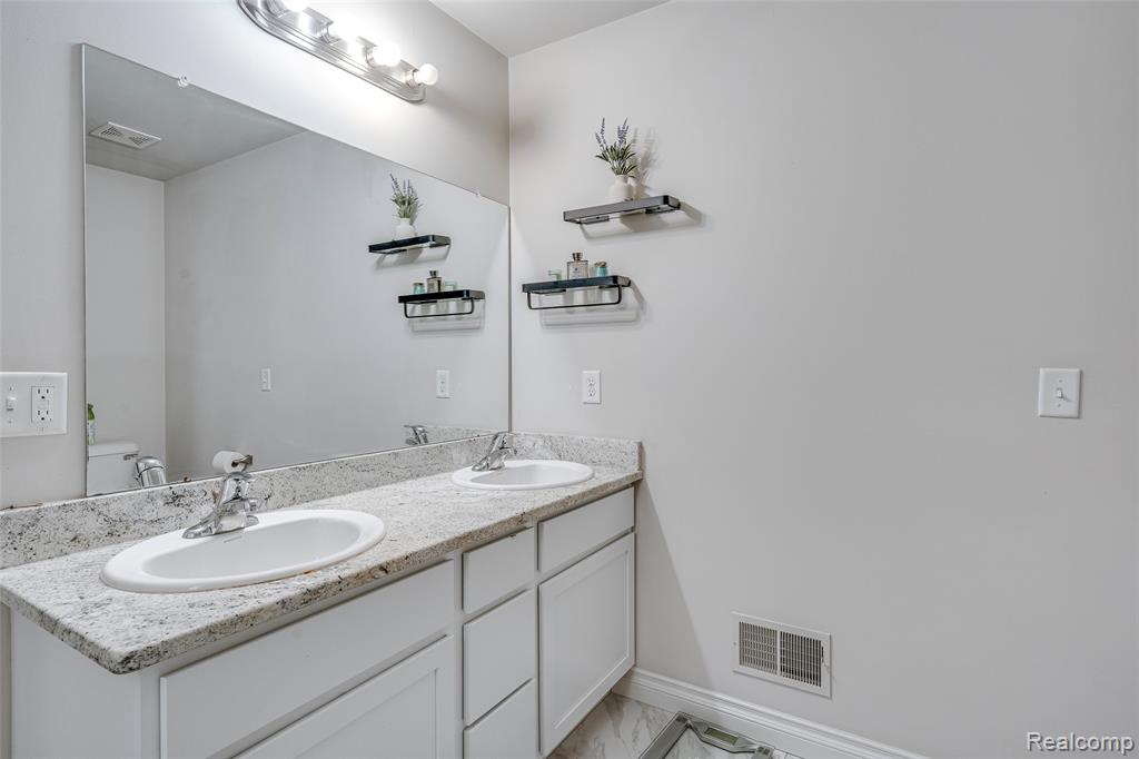 6871 Chandler Drive, Belleville, MI 48111 — Photo 20