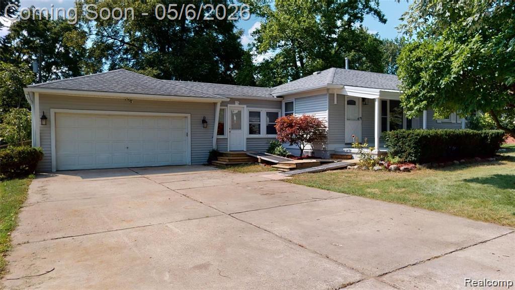 842 Hannah Drive, Troy, MI 48085 — front exterior