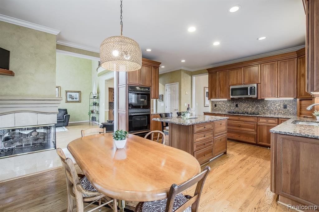 7252 Autumn Hill Drive, West Bloomfield, MI 48323 — Photo 25