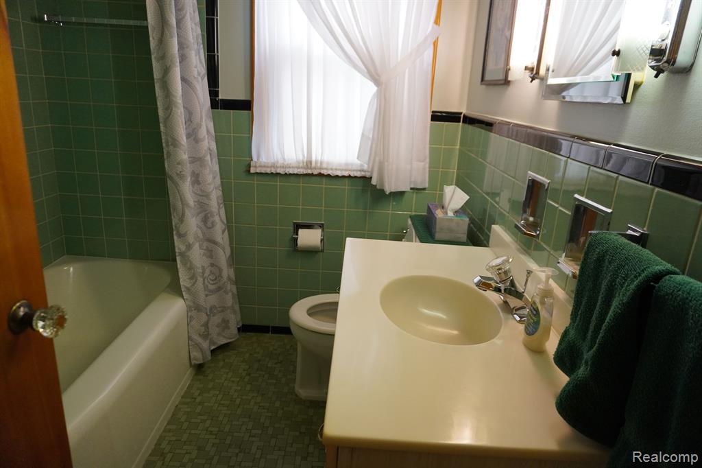 8098 SUNBURST, Center Line, MI 48015 — Photo 11