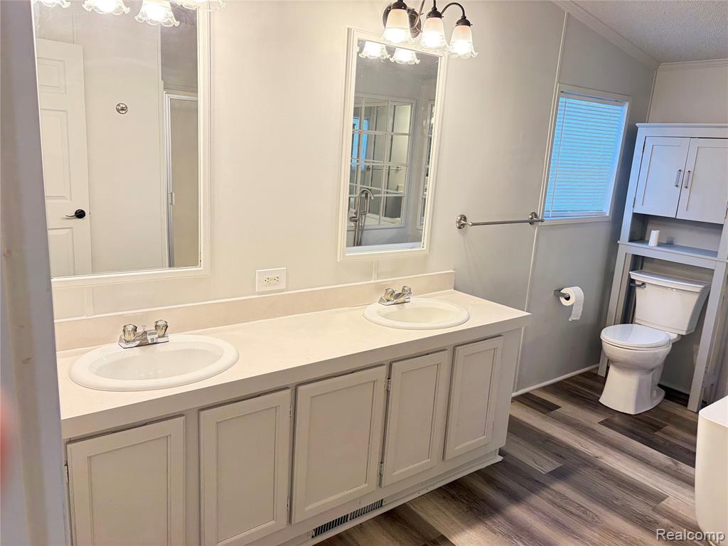 11312 N Lake Drive, Fenton, MI 48430 — Photo 10
