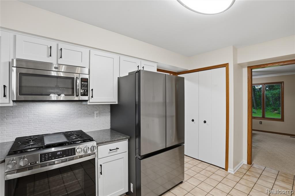 68345 Romeo Plank Road, Ray, MI — Photo 19