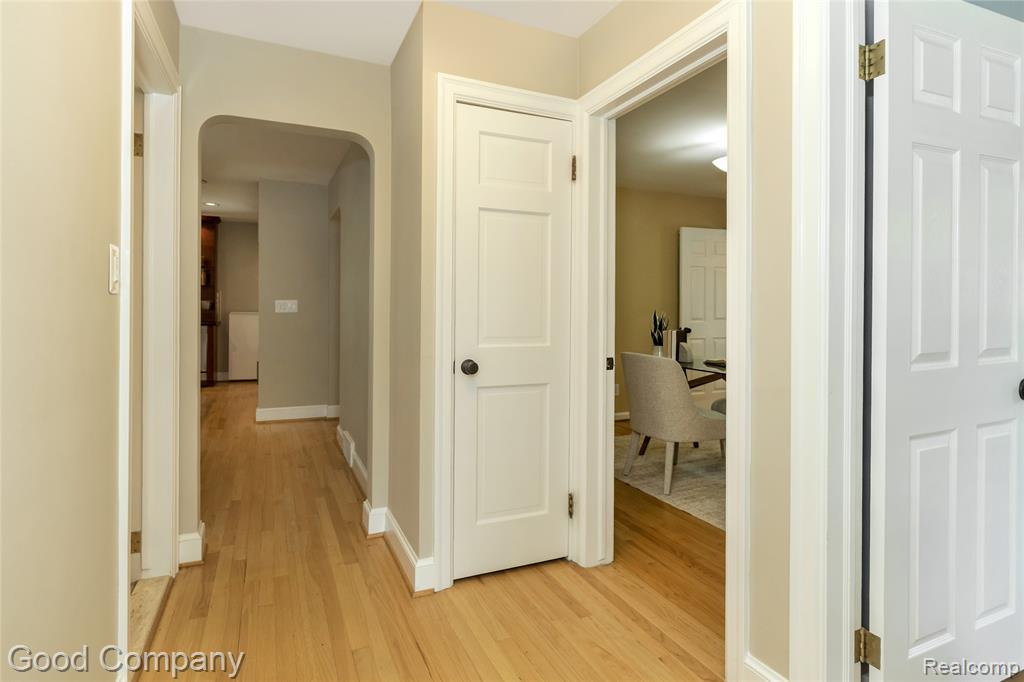 802 Orchard View Drive, Royal Oak, MI 48073 — Photo 25