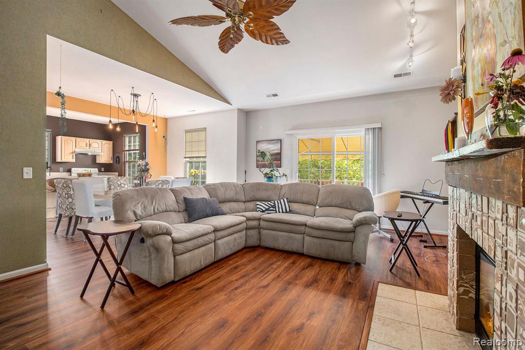 2016 CEDAR VALLEY Drive, Canton, MI 48188 — Photo 8