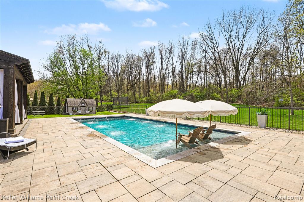 8135 Pine Knob Meadows Drive, Clarkston, MI 48348 — Photo 55