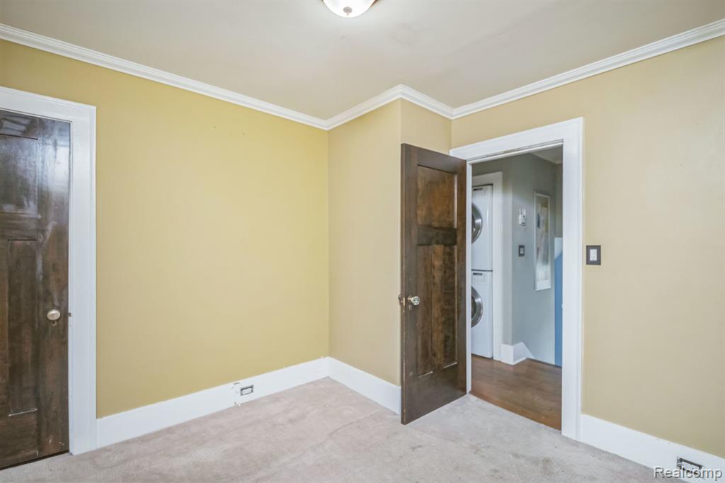 614 LAKE Drive SE, Grand Rapids, MI 49503 — Photo 32