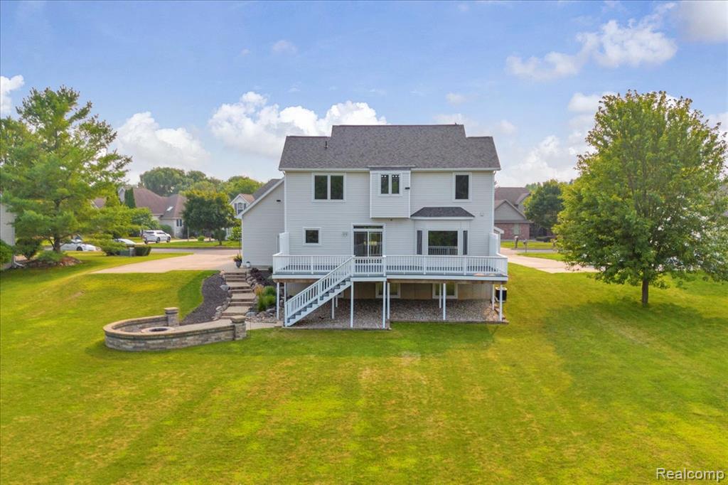 8327 Parkside Drive, Grand Blanc, MI 48439 — Photo 44