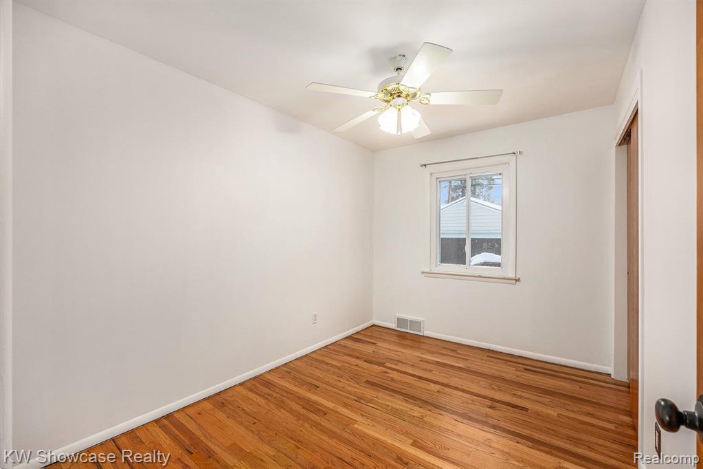 575 4th Avenue, Pontiac, MI 48340 — Photo 12